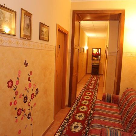 B&B Rinascente Paola Buitenkant foto